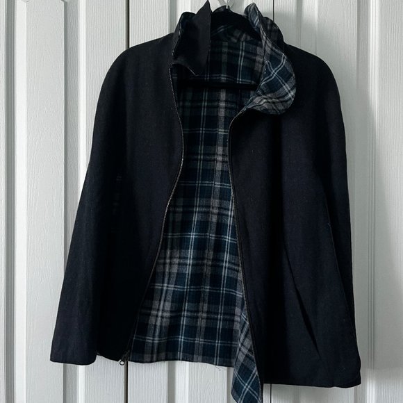 Wool Reversible Cape or Cloak/Poncho with zipper & pocket for both sides - Picture 12 of 15